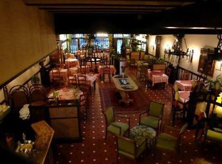 Hotel 2G Saint-Hubert Bagian luar foto